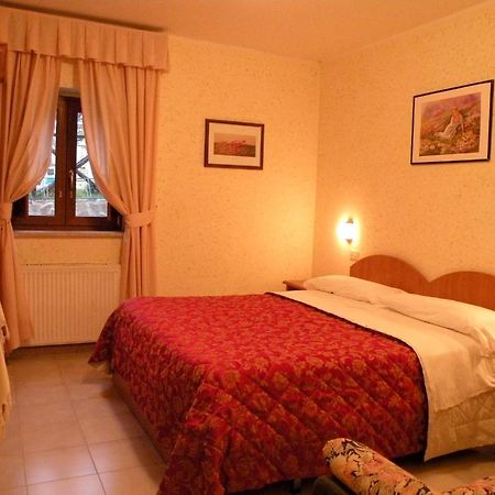 Albergo Ristorante Il Pescatore Villetta Barrea Camera foto